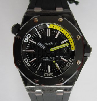 Audemars Piguet ROYAL OAK OFFSHORE DIVER CARBON/CERAMIC